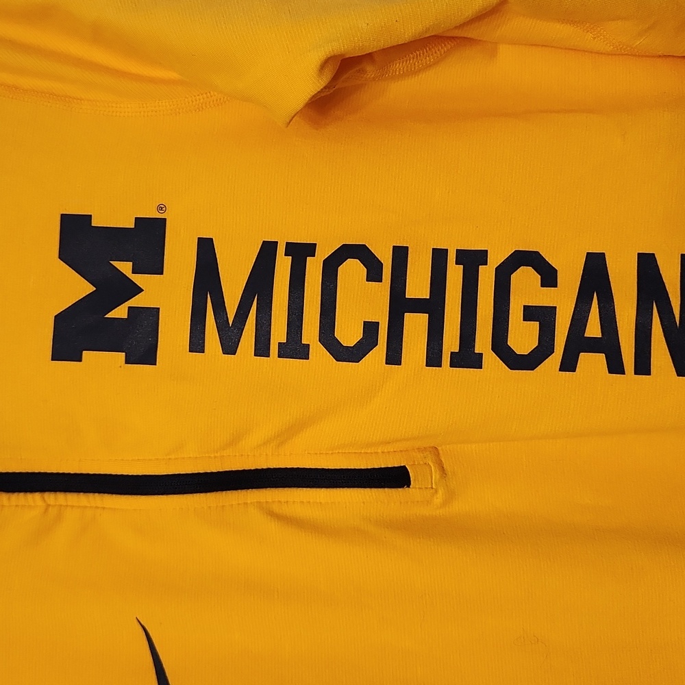 Nike Michigan Yellow Quarter-Zip Pullover - Picture 2 of 9
